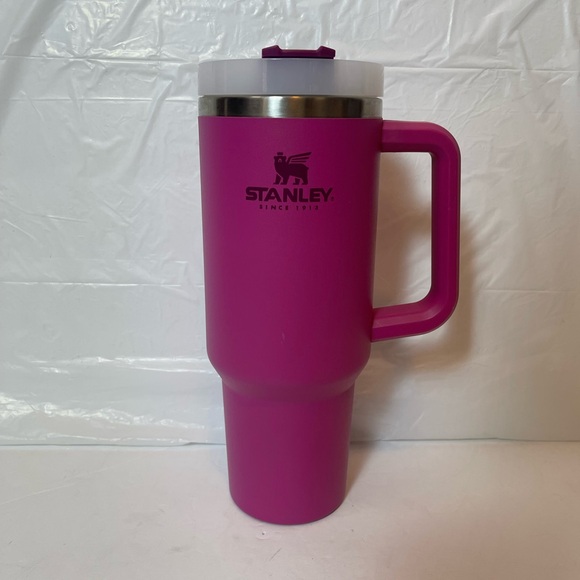 PINK FUSCHIA Stanley Quencher H2.0 FlowState Tumbler - 40 fl. oz No straw - Picture 1 of 5